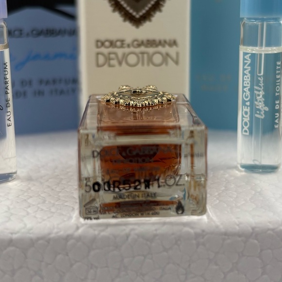 NWT Dolce & Gabbana DEVOTION Blue Jasmine Light Blue deluxe bottle 5pcs bundle - Picture 4 of 9